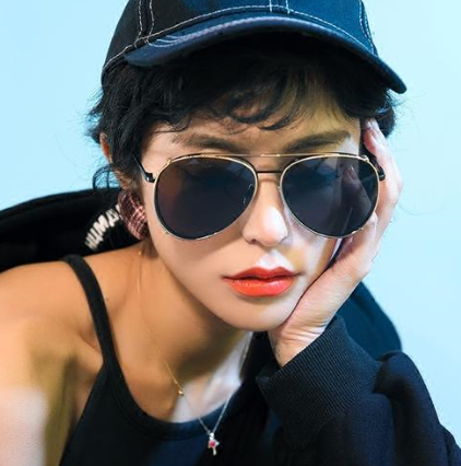 原创聪明的女人冬季都喜欢戴墨镜看王子文的造型减龄低调又有气质