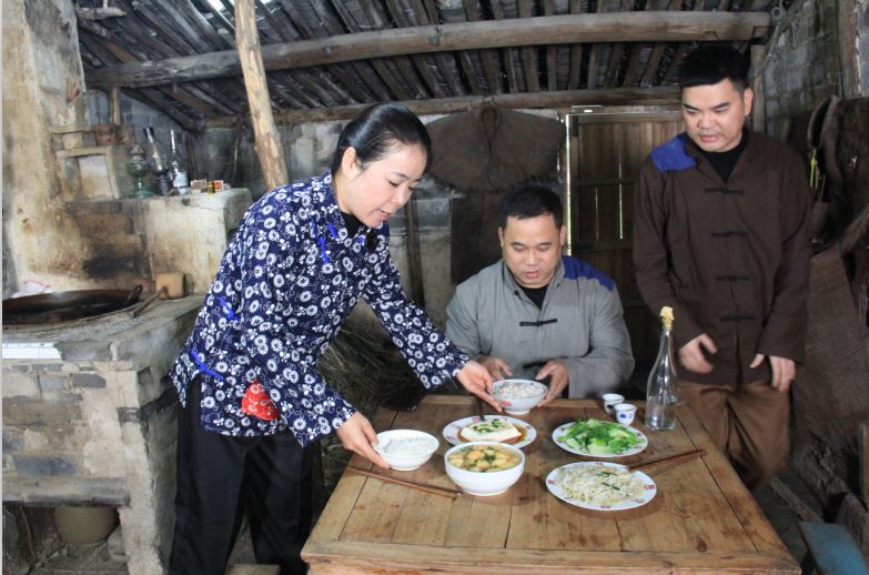 钱库兄弟分家产,嫂子烧毁一间房,春节过年心忐忑!