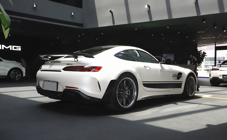 奔驰旗下的头号战将36秒破百连迈凯伦720s都要敬它三分