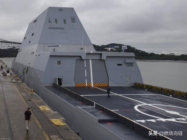 集合了美国最高科技的ddg1000"朱姆沃尔特"级驱逐舰