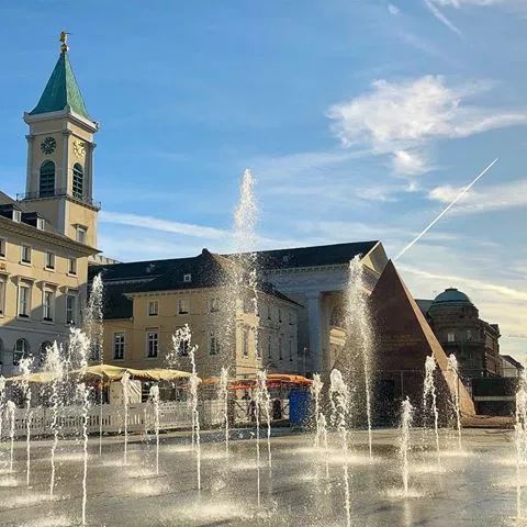 拜年啦卡尔斯鲁厄旅游局祝大家新年快乐并推荐您参加精彩活动