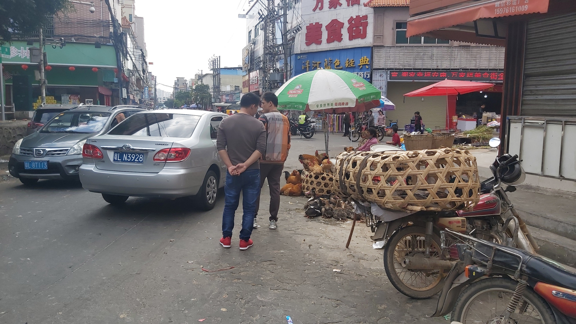 惠州惠阳秋长街道的市场街很热闹的街道逛街非常不错