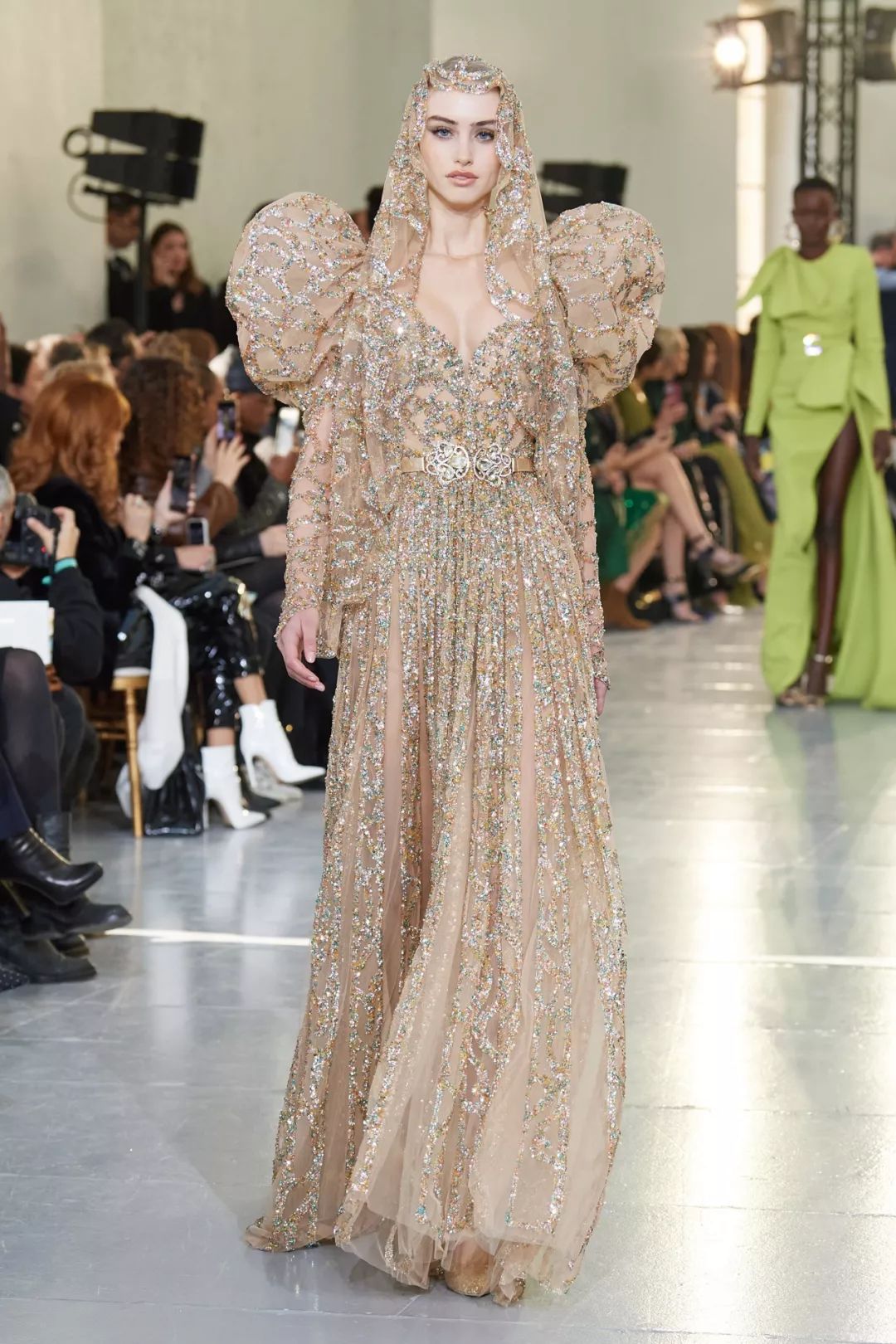 雕刻精美的丝质公爵夫人礼服艾莉萨博eliesaab2020春季高级定制系列
