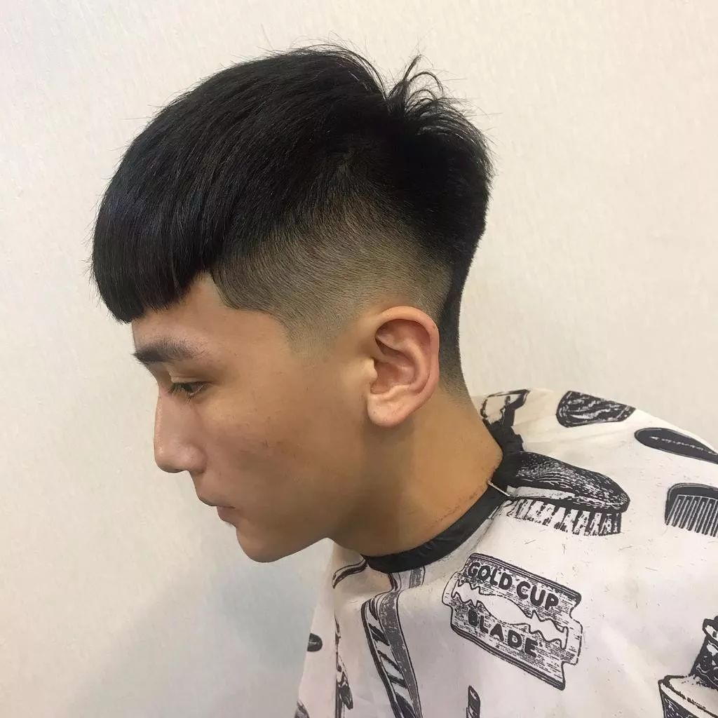 发型丨简单利落感凯撒式短发让你帅气满分