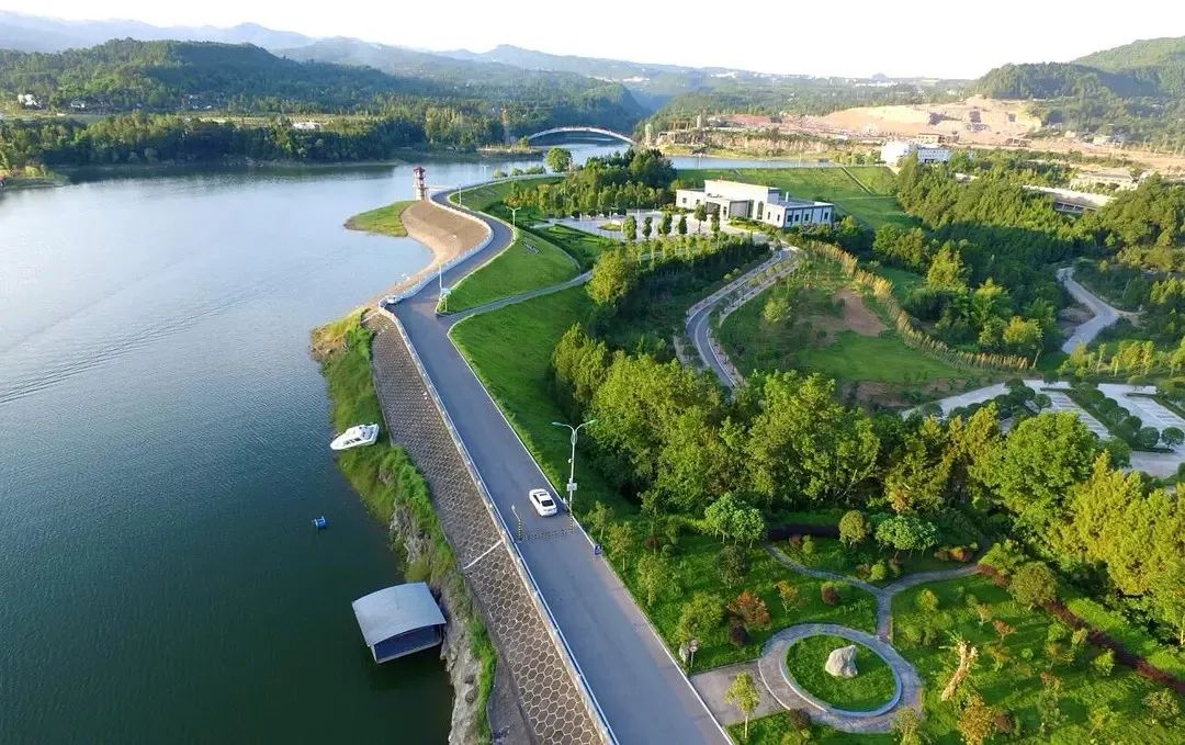 贺新春丨大年初一巴州区融媒体中心给大家拜年啦