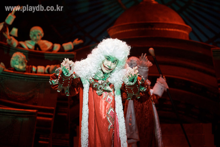 金俊勉出演音乐剧笑面人的相关舞台现场照片公开