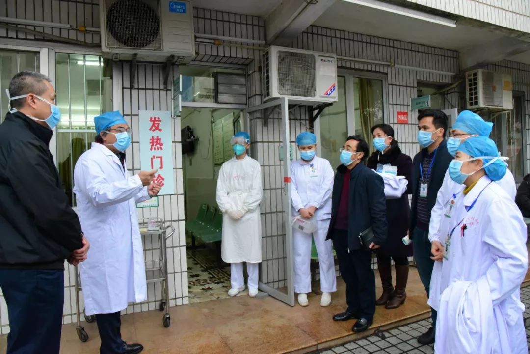 学校校长唐农看望慰问我院一线医务人员并检查新型冠状病毒感染的肺炎