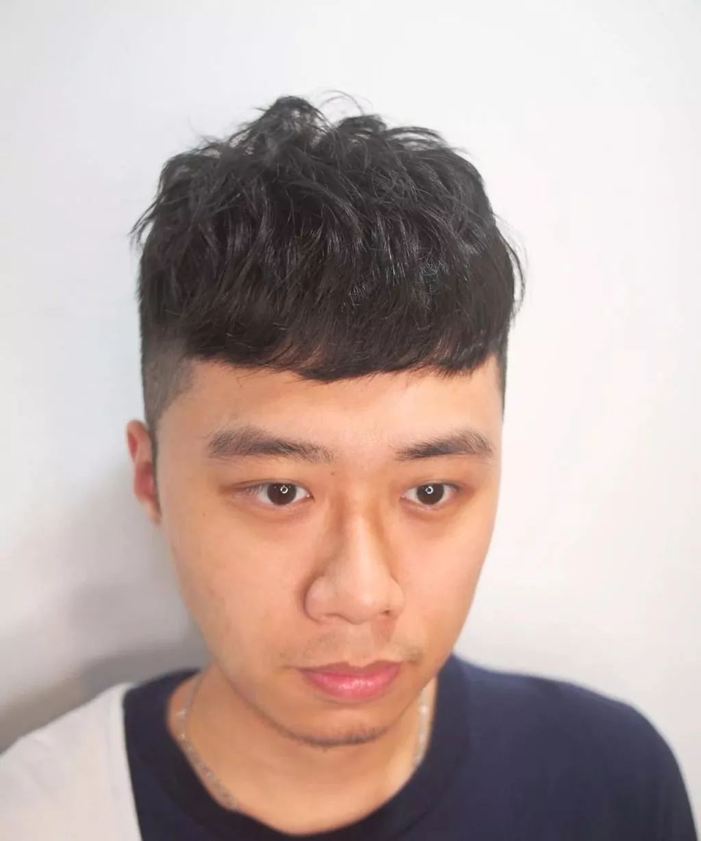 发型丨简单利落感凯撒式短发让你帅气满分