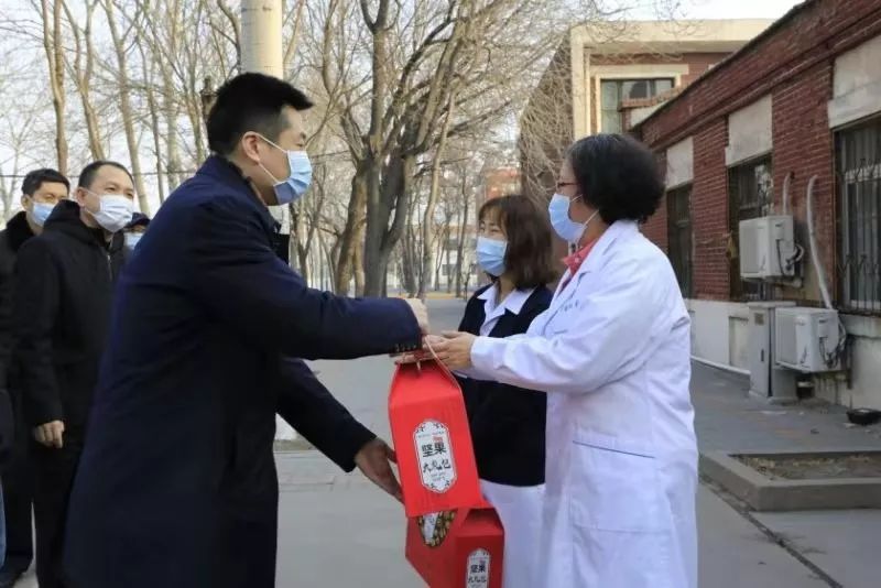 走进一线|曹胜利慰问坚守岗位教职员工并送上新春祝福