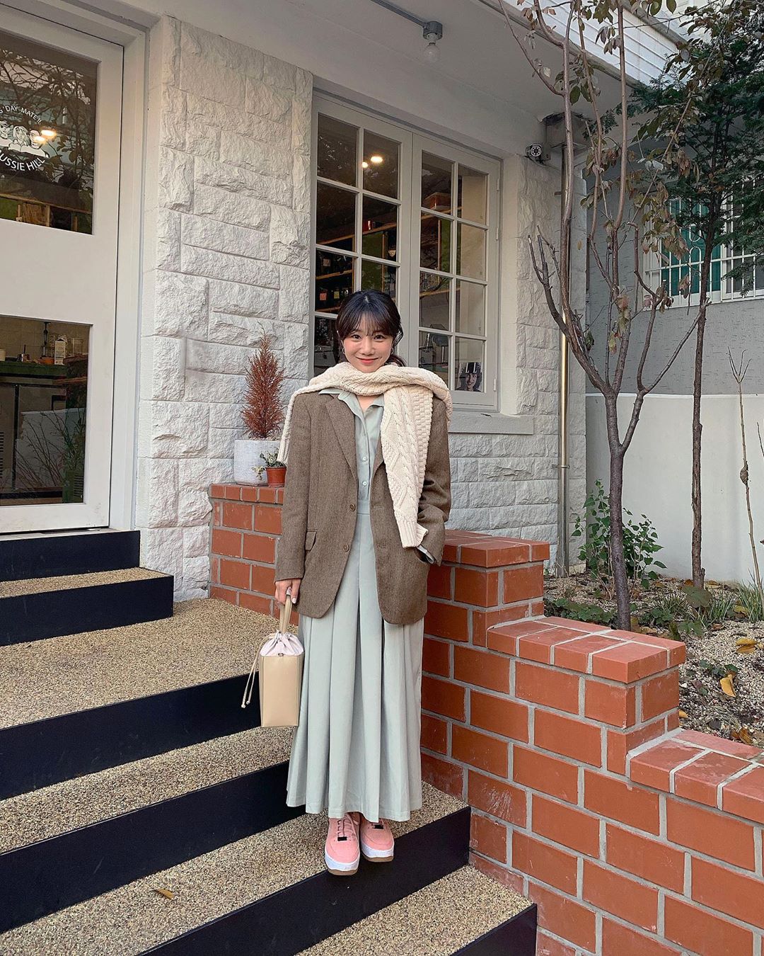 原创宛如小说走出来的气质女主角韩国女生的文艺穿搭