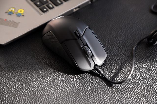 大手选大鼠赛睿rival310人体工程学有线游戏鼠标评测