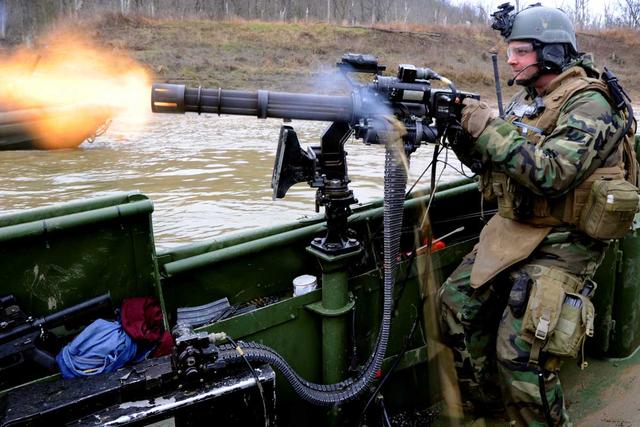 高转速多管旋转式机枪m134gau17加特林