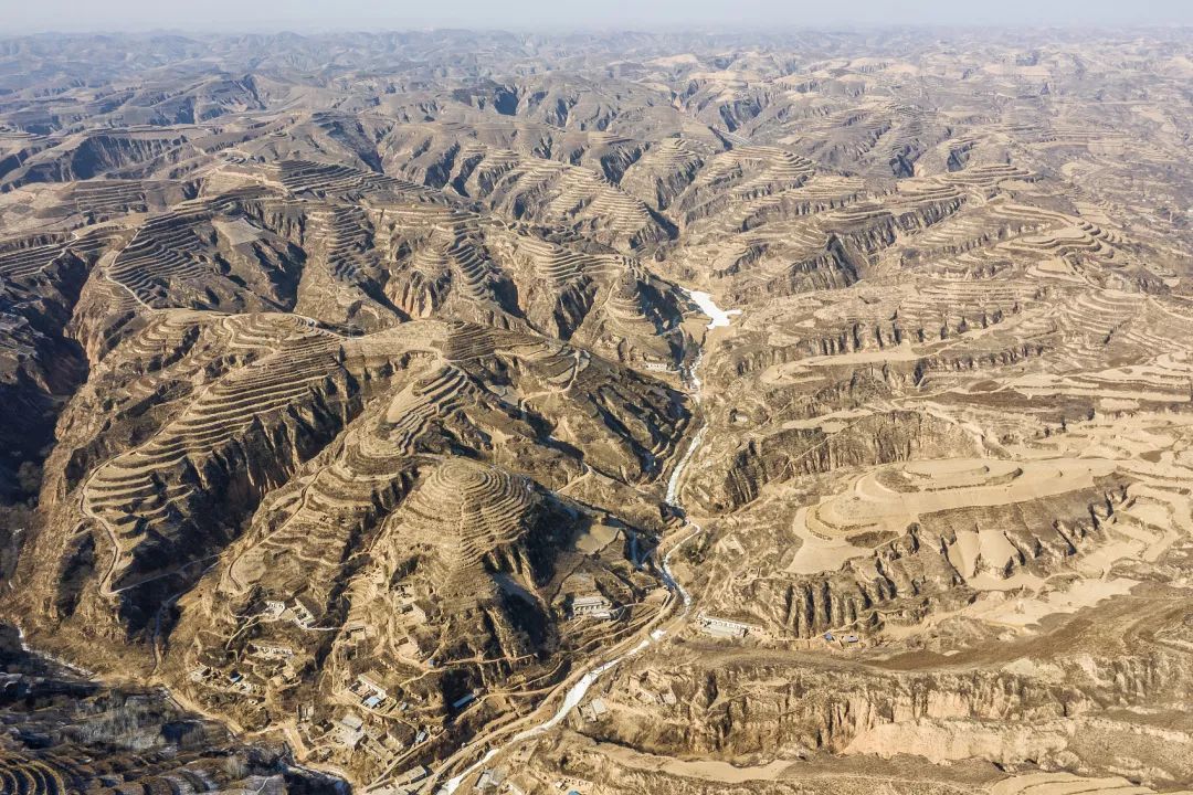 黄土高原沟壑纵横图片