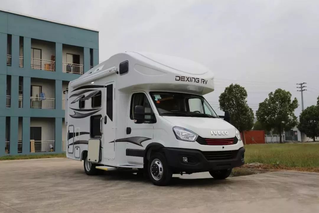 德兴依维柯双拓展大白熊 更全面的配置 更贴心的设计