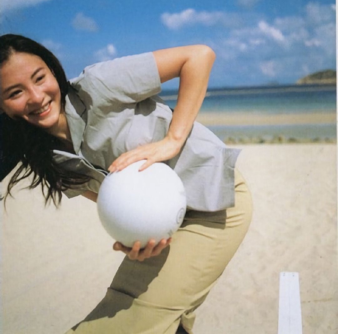 张柏芝,19岁写真集《任何天气》