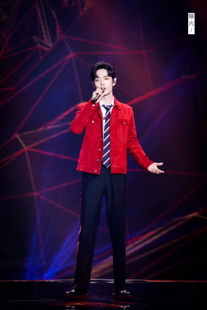 北京台春晚代言人肖战陪你过年沧海一声笑唱出万丈豪情