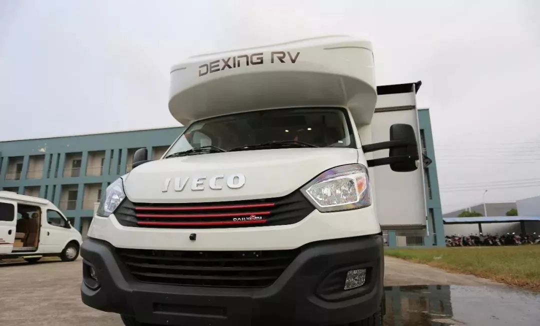 德兴依维柯双拓展大白熊 更全面的配置 更贴心的设计