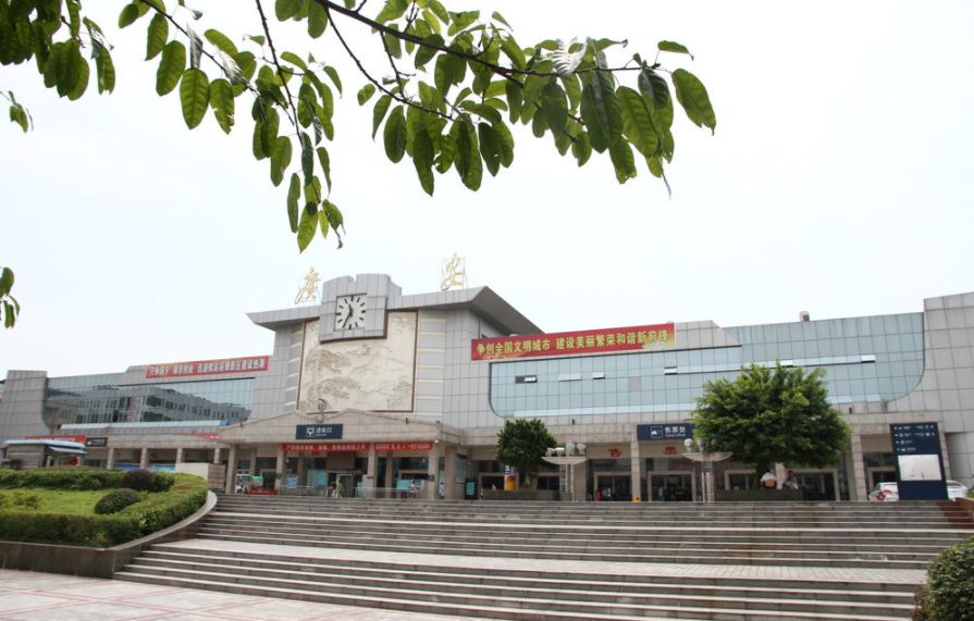 襄渝线下行距离重庆北站144公里,距广安市区25公里,隶属中国铁路成都