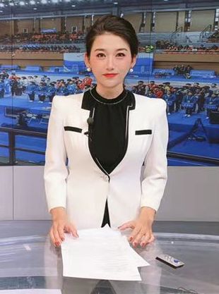 王珊西藏广播电视台主持人2010级播音专业毕业生祝尊敬的董事长,老师