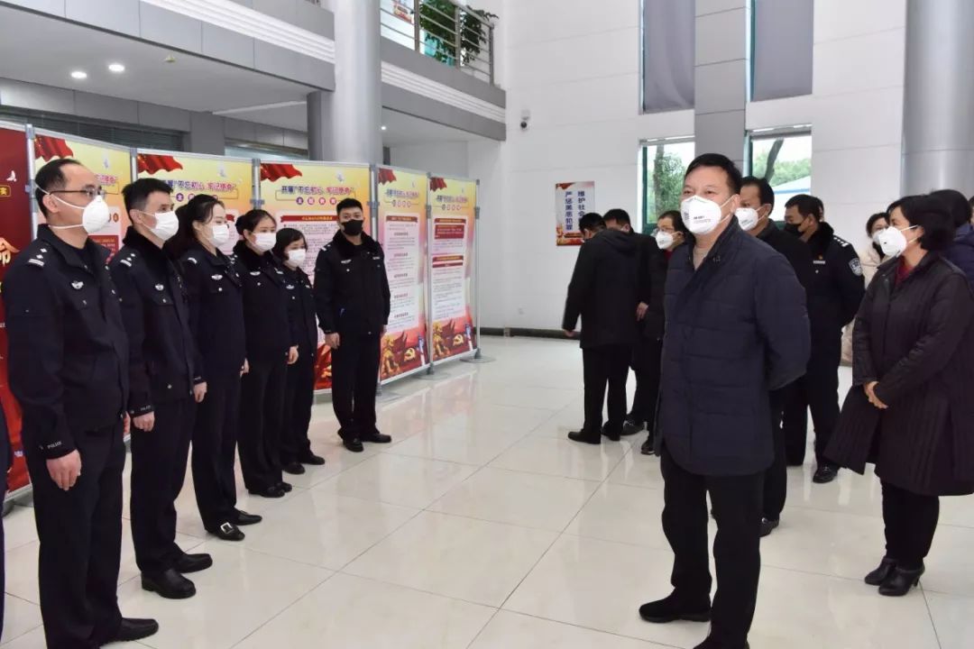 严字当头封晓春带队检查疫情防控工作落实情况