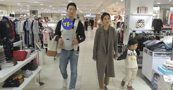而日前播音员都庆完就在instagram上分享自己带着老