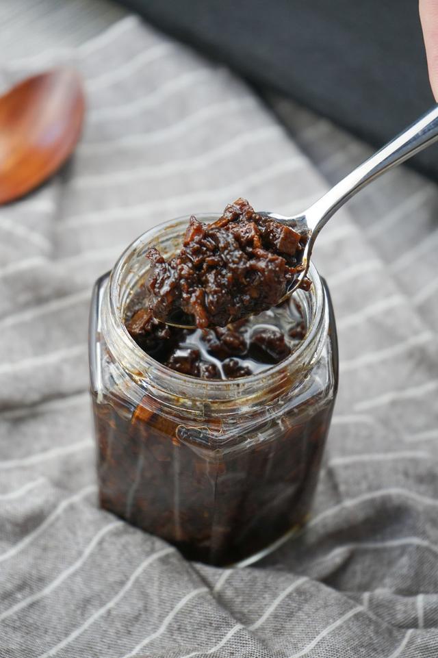 两款香辣牛肉酱的制作方法节日里人多做菜跟不上时也许用得上