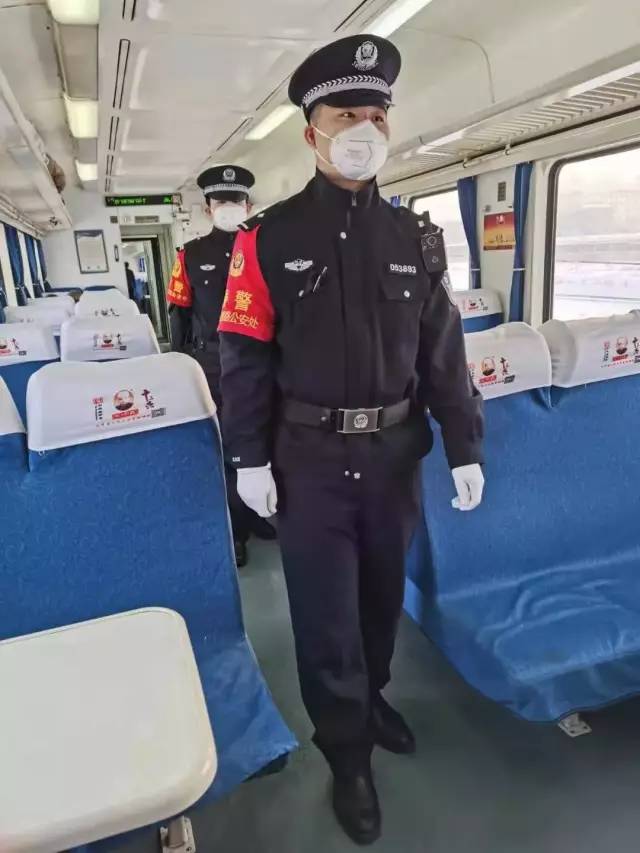 一线传真乘警四大队疫情在前乘警不退