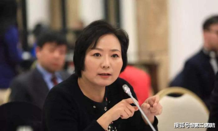 新世界女首富诞生平民姑娘逆袭成行业巨富低调坐拥850亿财富