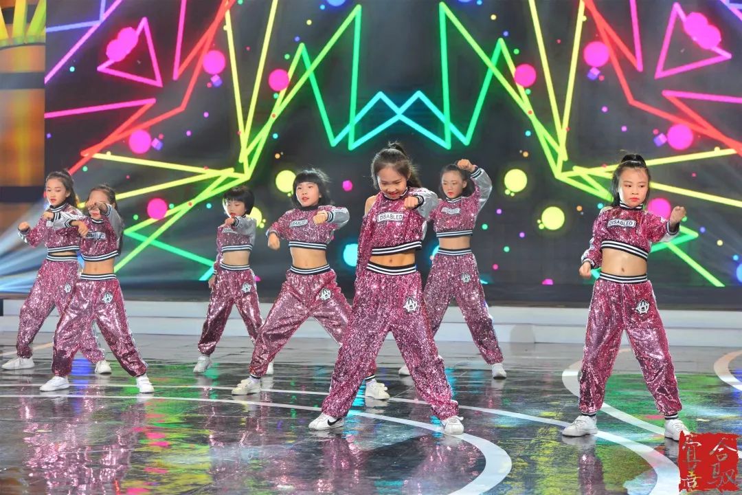 21,街舞《bangbangbang》20,舞蹈《微笑的季节》19,舞蹈《小小童瑶匠