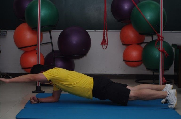 俯卧腹桥支撑(抬臂-较难)俯卧腹桥支撑(抬腿-较难)俯卧腹桥支撑(抬异