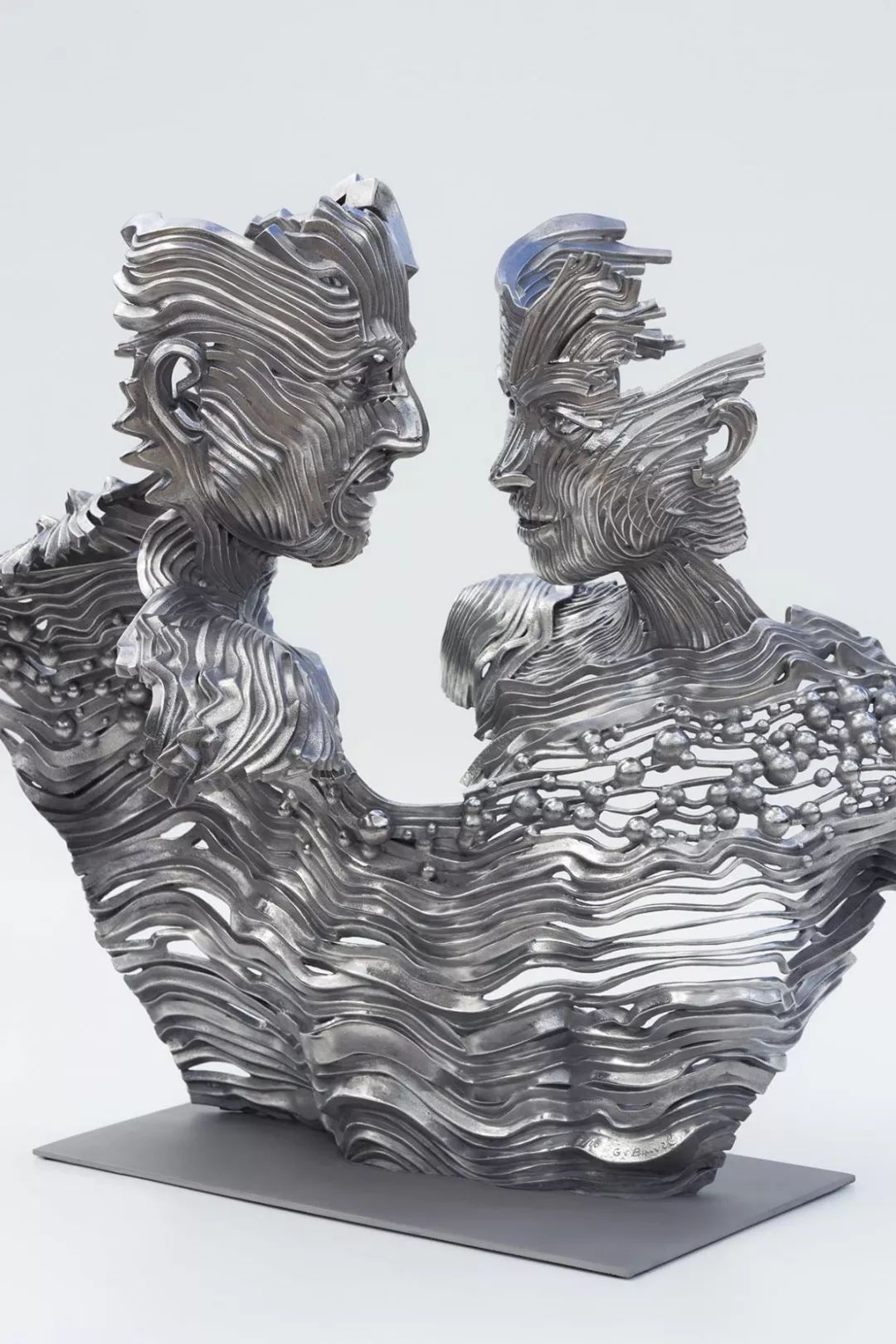 两副面孔法国雕塑艺术家gilbruvel