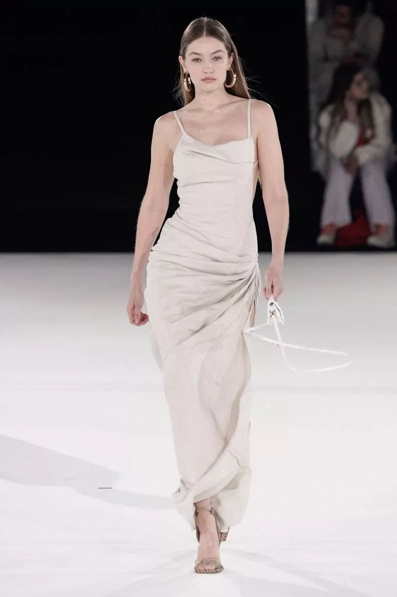 从服装到色调再到模特都太让人赏心悦目了丨jacquemusfw2020