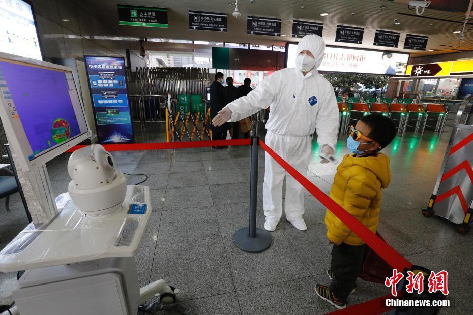 上海各火车站对抵沪旅客全部进行体温检测