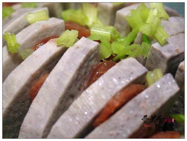 原创厨房小白也可以胜任的芋头蒸腊肠