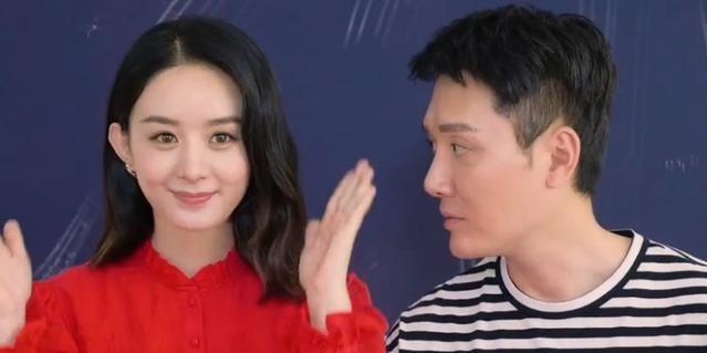 赵丽颖冯绍峰合体亮相,颖宝两次忽略老公眼神,互动不起来好尴尬