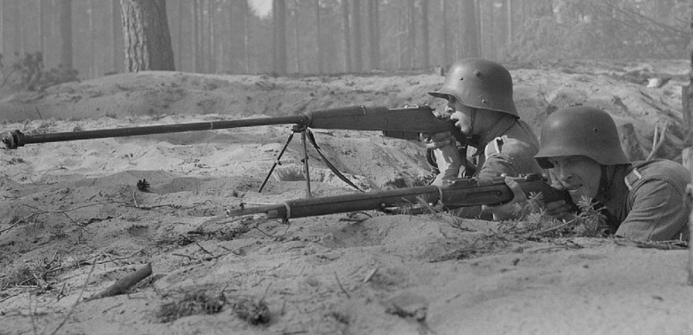 92毫米口径铅芯弹也想打坦克?二战波兰wz35反坦克步枪