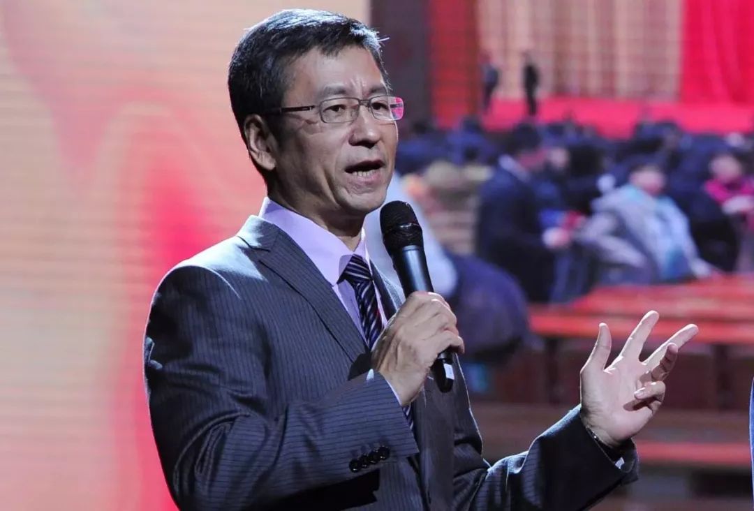 震撼央视主持白岩松写病中感悟引发国人强烈共鸣