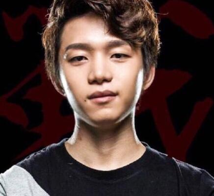 厂长为疫区捐款,捐款数字亮了,满眼都是青春_武汉