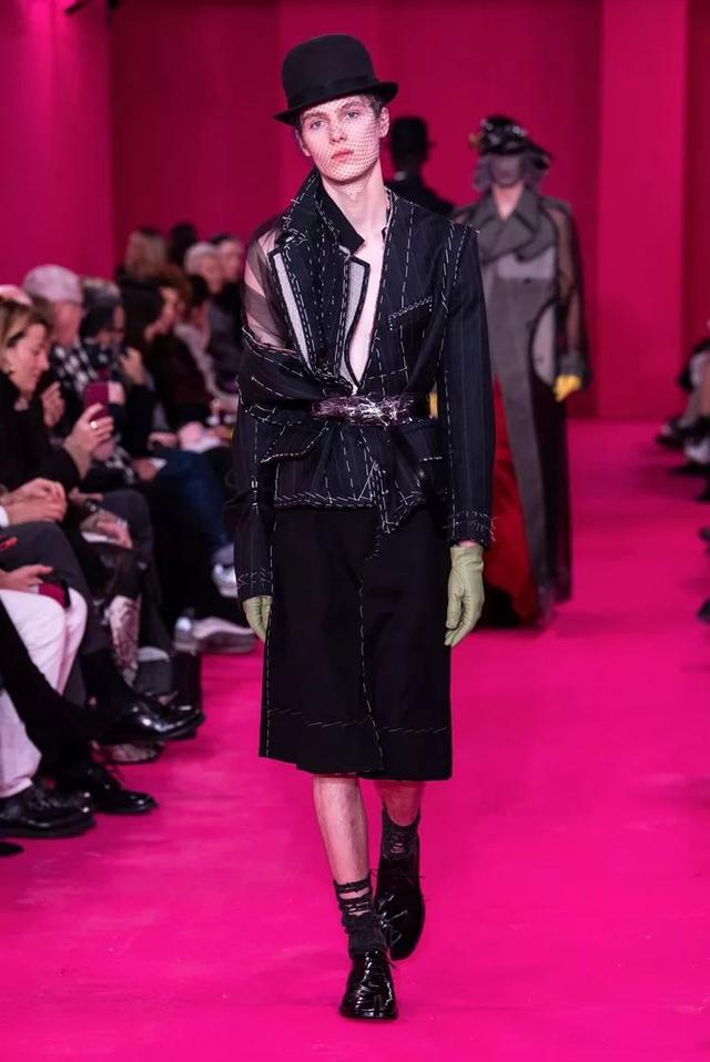 乏对多元表达的包容john galliano掌舵的margiela舞台part·01maison