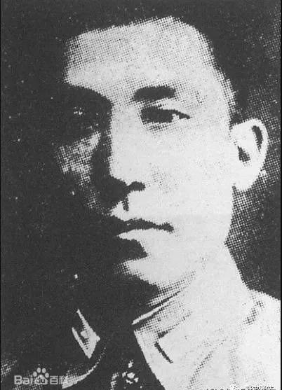 蒋孝先1936年12月4日,蒋介石到西安催促张学良和杨虎成加紧围剿红军