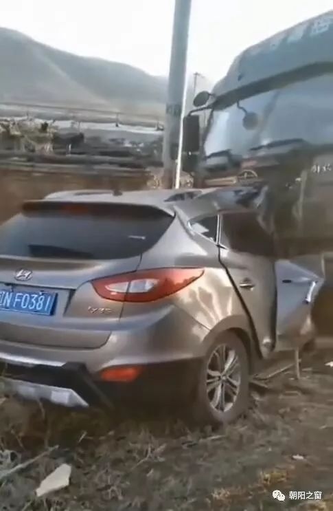 【车祸突发】朝阳宋杖子辽nf0381惨烈车祸,司机当场身亡.