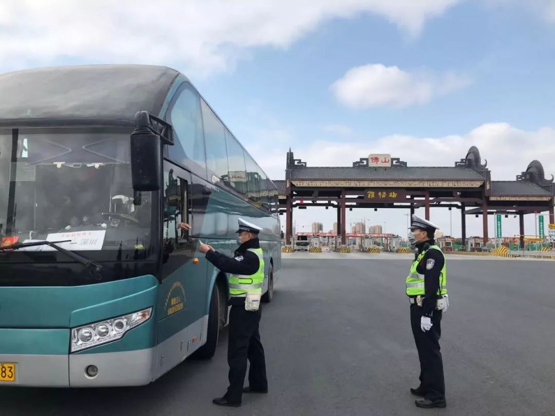 佛山主要道路入口都进行防疫体温监测记者现场查看