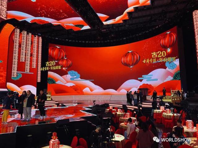 350平米天幕20吨开合大屏江苏卫视春晚有看点