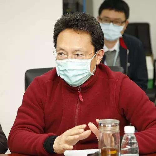 我院党委委员任东林教授曾于汶川地震期间前往一线并开展医疗援助,他