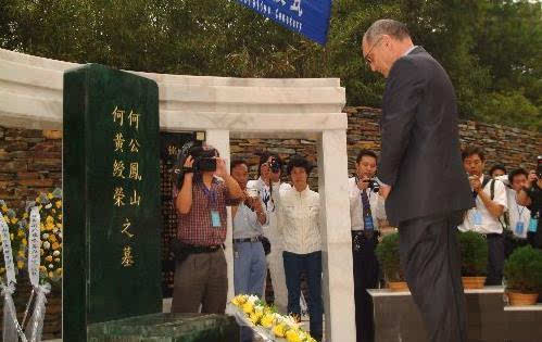辛德勒拯救了1100名犹太人,而我们的上海拯救了30,000名!
