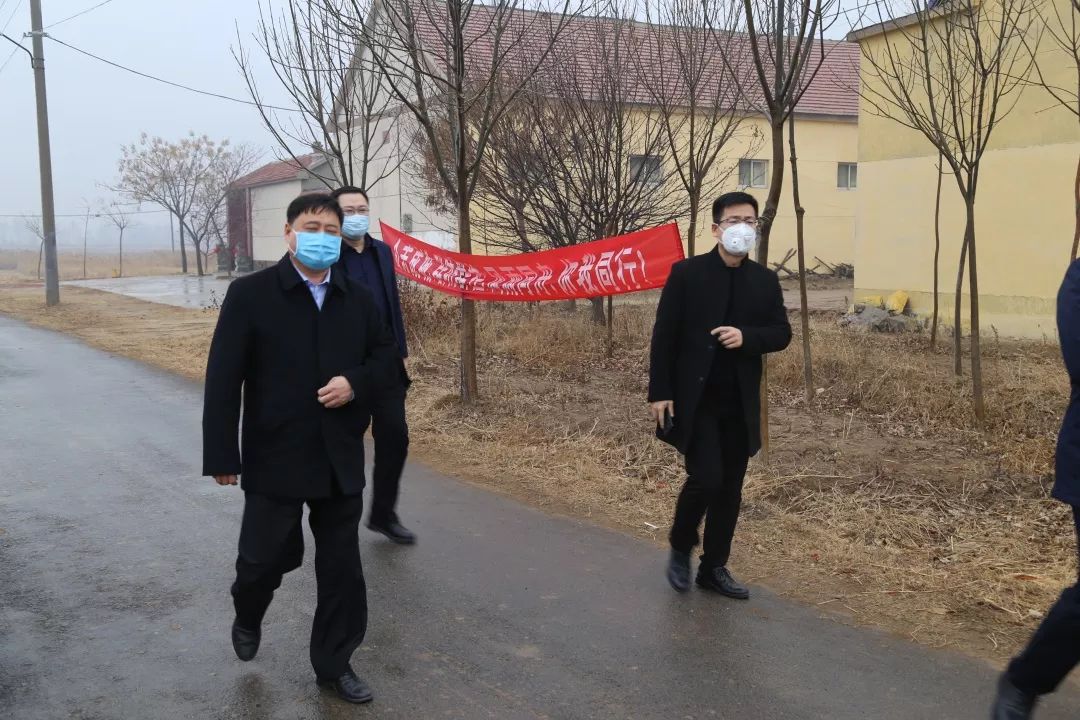 区委常委宣传部长边洪芳到秦皇台乡检查指导疫情防控工作并看望坚守