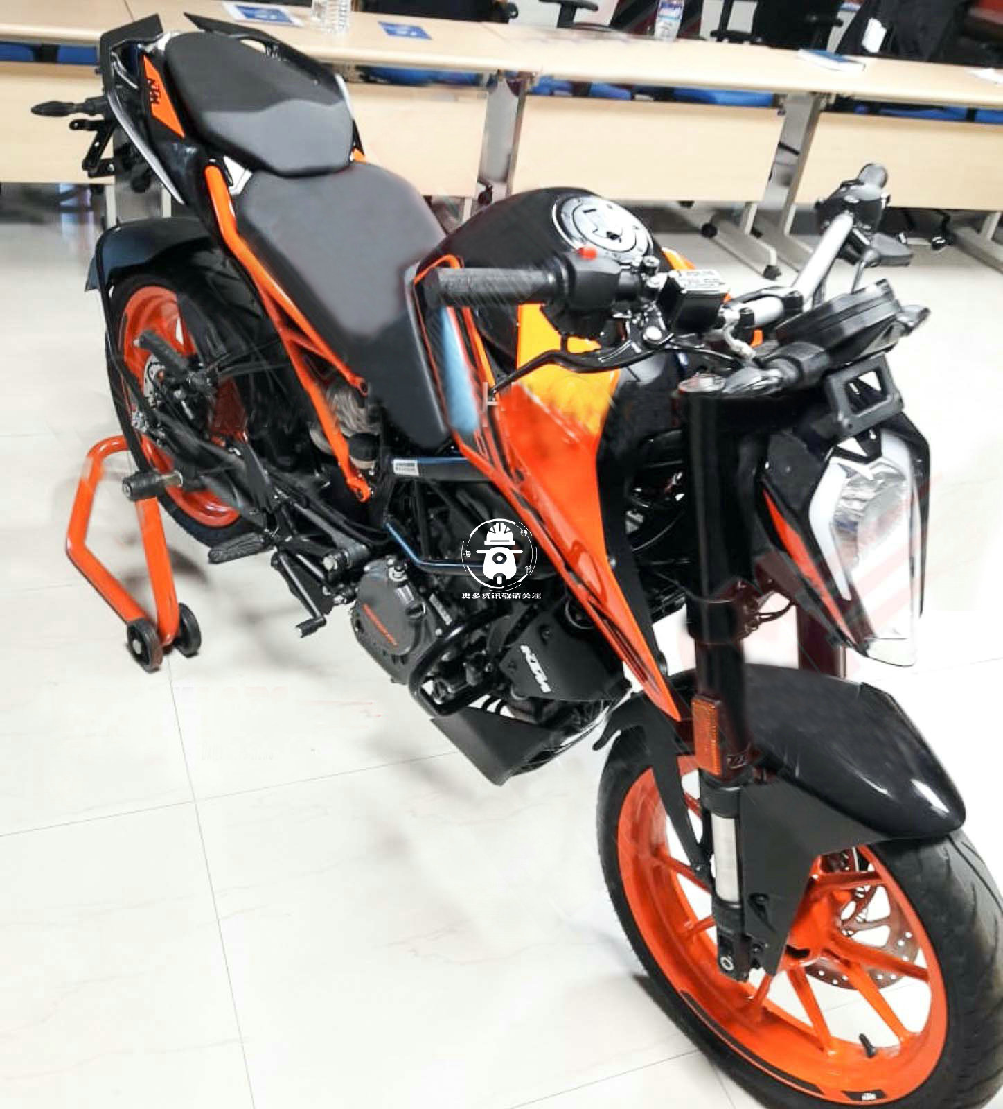 ktm200duke新款在印度亮相全新配色外观更犀利