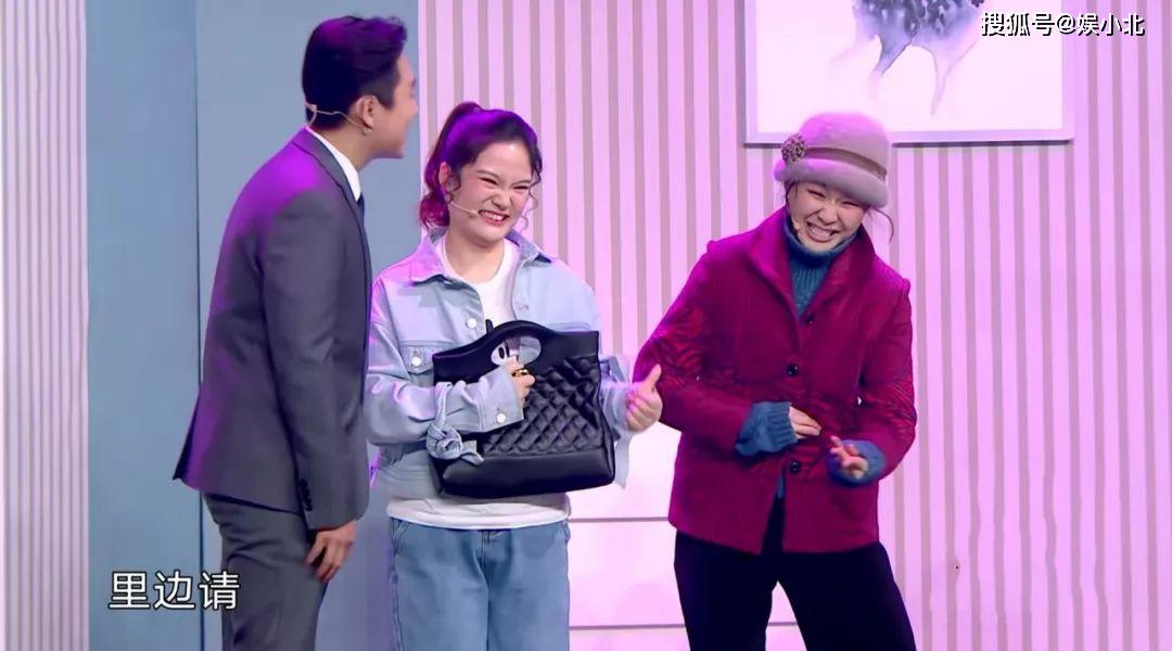 金靖上春晚一夜走红了,但谁记得她临时被换掉的搭档刘胜瑛?