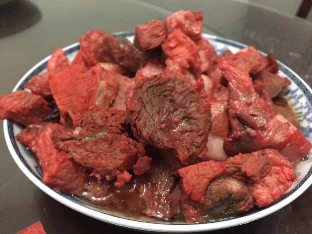 另外一种则是红肉,在兴国县,逢年过节办喜事,一定有一碗放了可食用