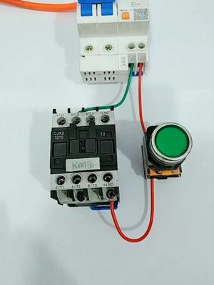 接触器点动控制